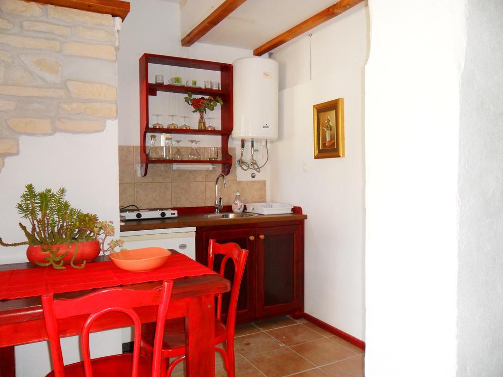 Apartments Picasso Komiža Chambre photo