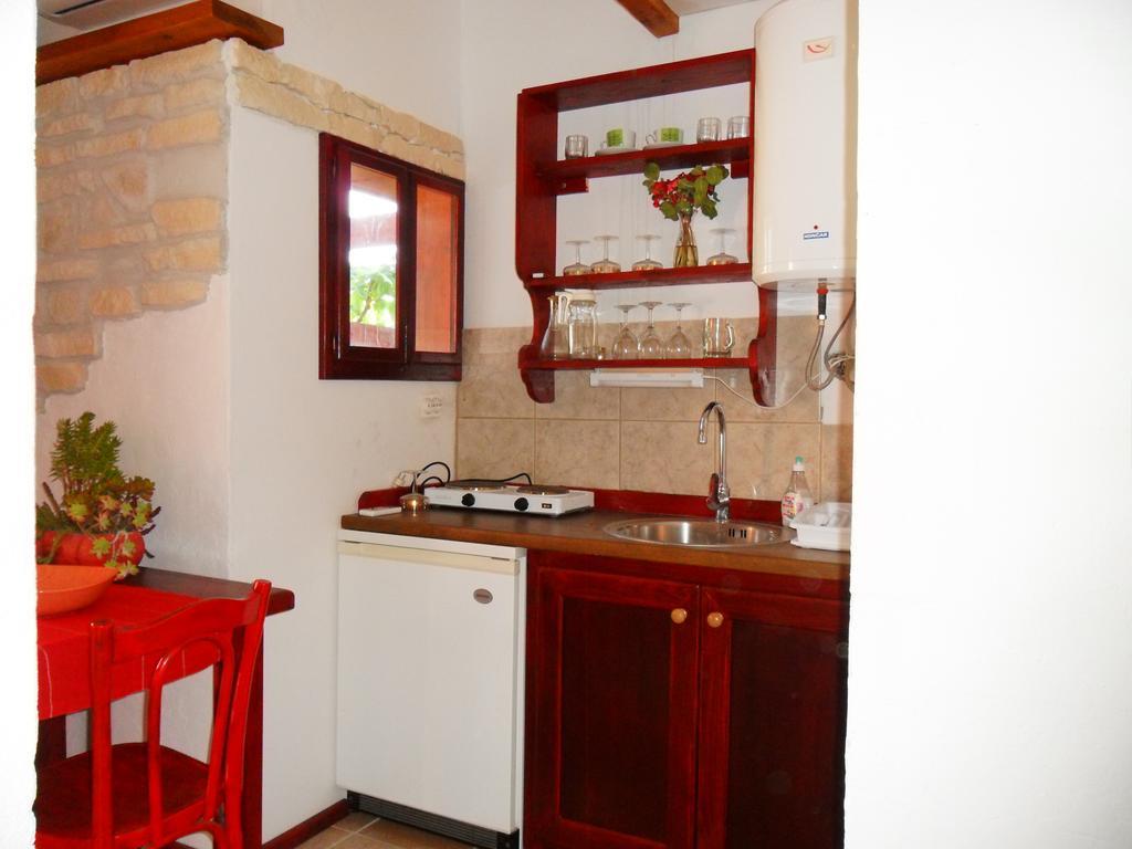 Apartments Picasso Komiža Chambre photo