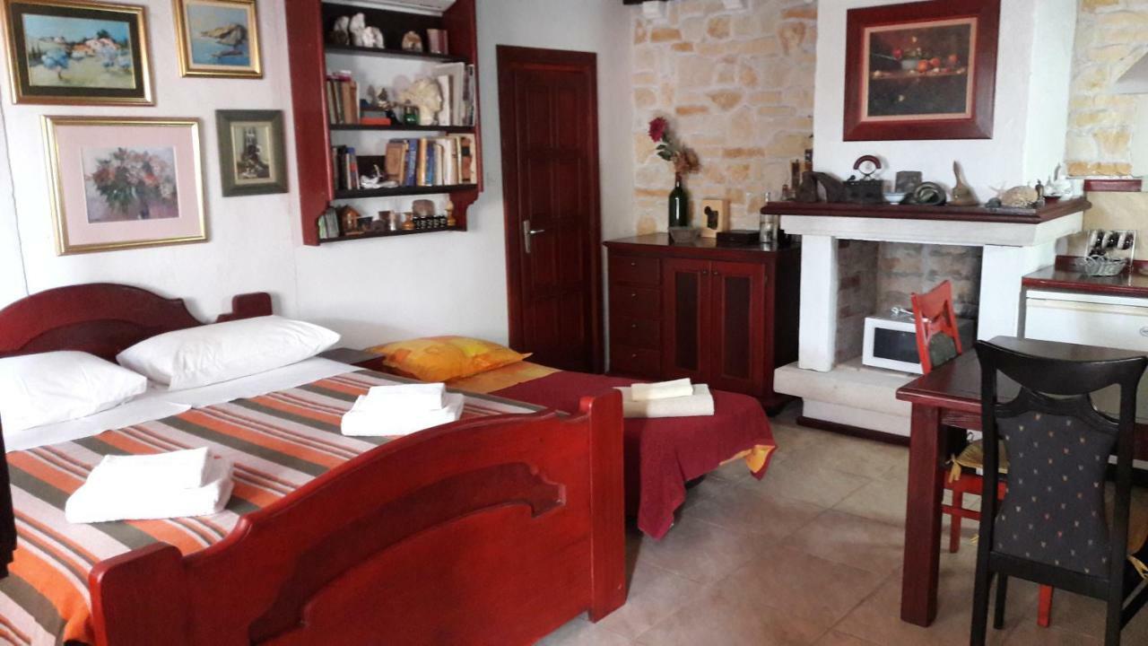 Apartments Picasso Komiža Extérieur photo