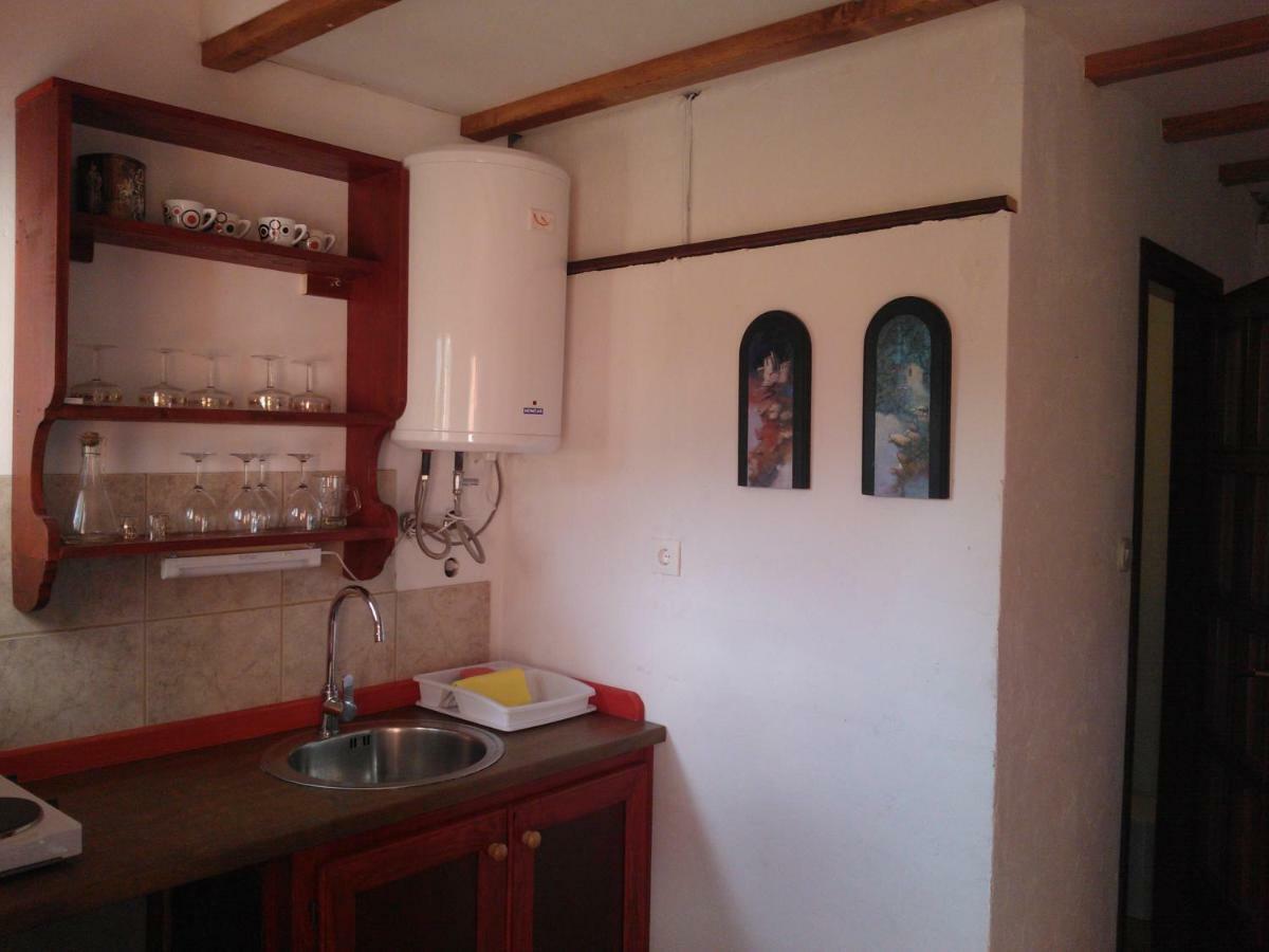 Apartments Picasso Komiža Extérieur photo
